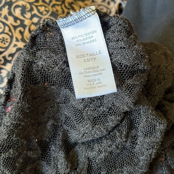 Suzy Shier Floral Lace Bodysuit - Picture 4 of 4